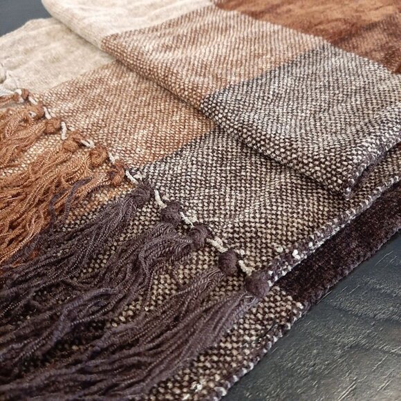 ❌SOLD❌ Brown Plaid Scarf Chenille Rectangular Fringe Fall Winter Womens Mens - Picture 2 of 10